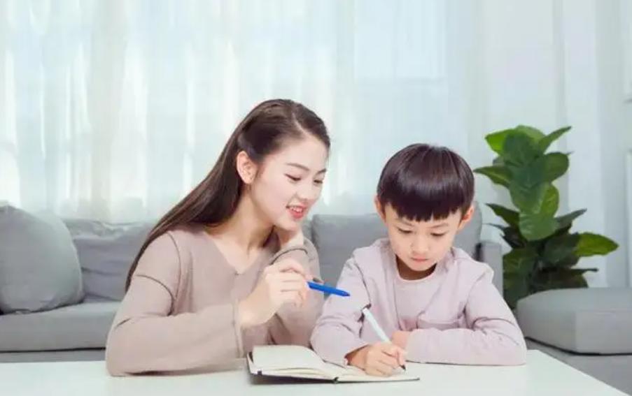 最新小游戲幼兒園，小巷里的秘密樂園探秘