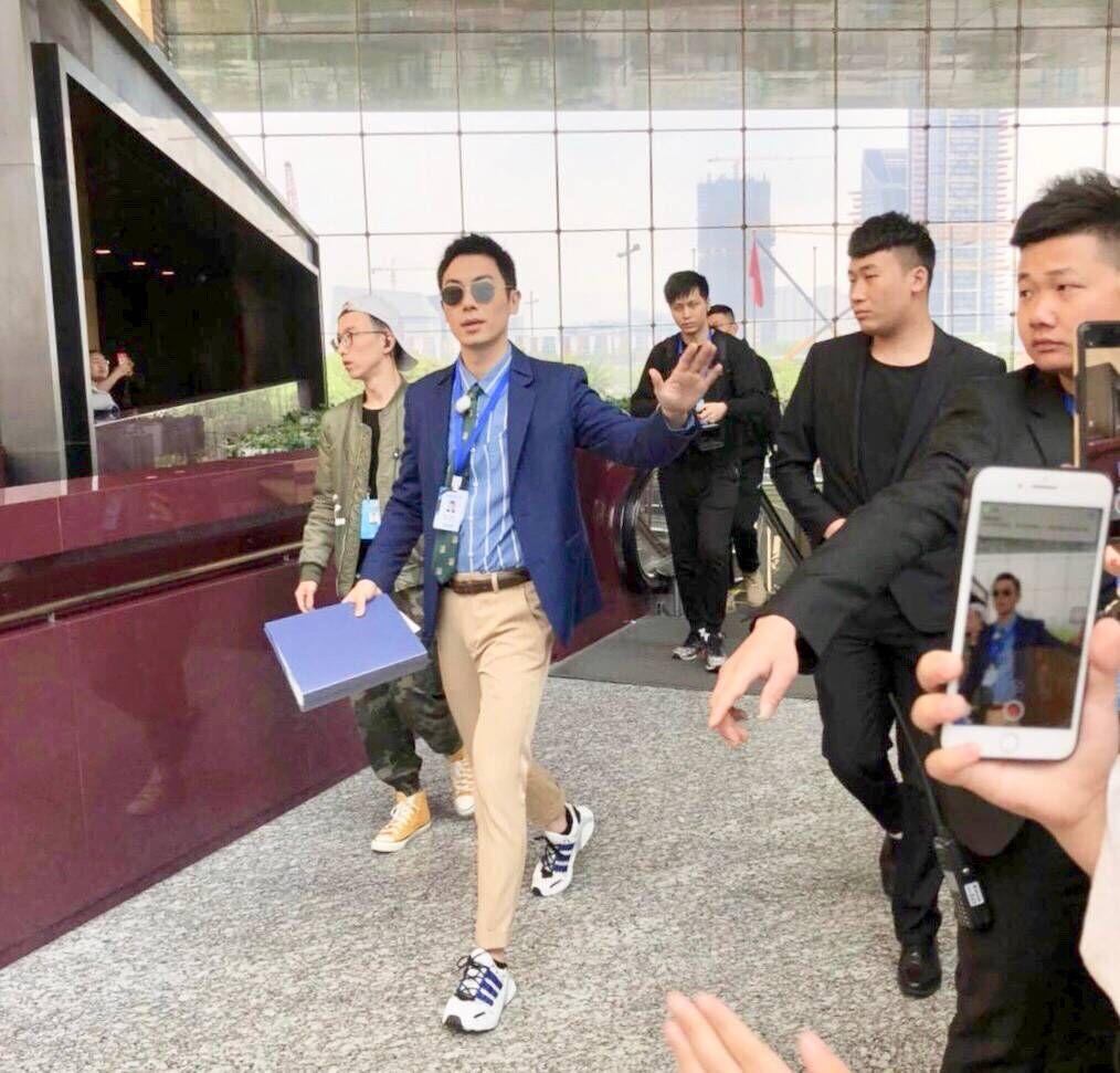 跑男最新之旅揭秘，神秘嘉賓為李晨帶來(lái)自然按摩體驗(yàn)