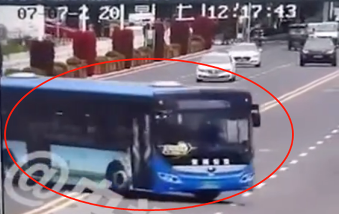 貴州安順墜車最新情況,貴州安順墜車最新情況，變化帶來的自信與成就感