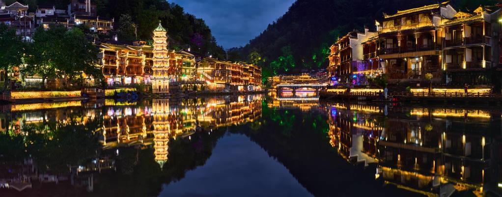 吉首鳳凰高鐵，科技引領(lǐng)時(shí)代重塑旅行體驗(yàn)的最新信息