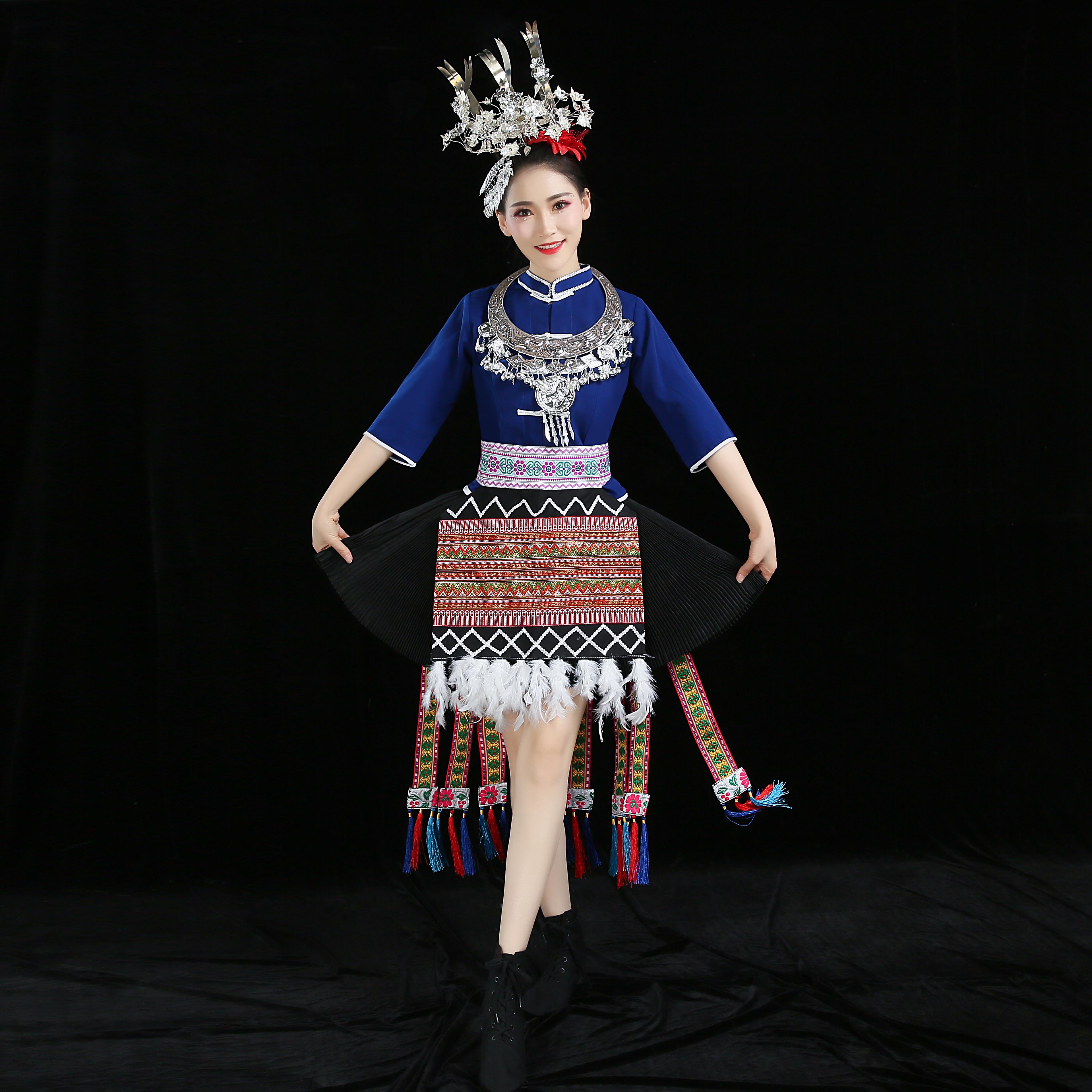 苗族舞蹈服裝最新款，時(shí)尚與傳統(tǒng)的完美融合風(fēng)采展呈現(xiàn)風(fēng)采展呈現(xiàn)風(fēng)采展呈現(xiàn)風(fēng)采展呈現(xiàn)風(fēng)采展呈現(xiàn)——時(shí)尚與傳統(tǒng)交融的苗族舞蹈服裝風(fēng)采展呈現(xiàn)