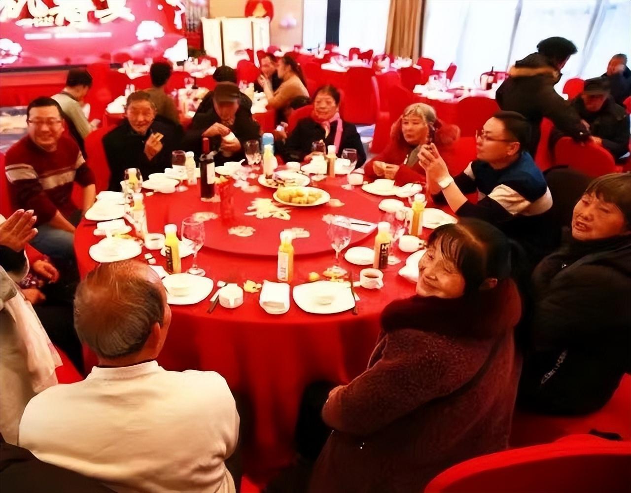 最新婚禮會場，愛的綻放與友情的見證日